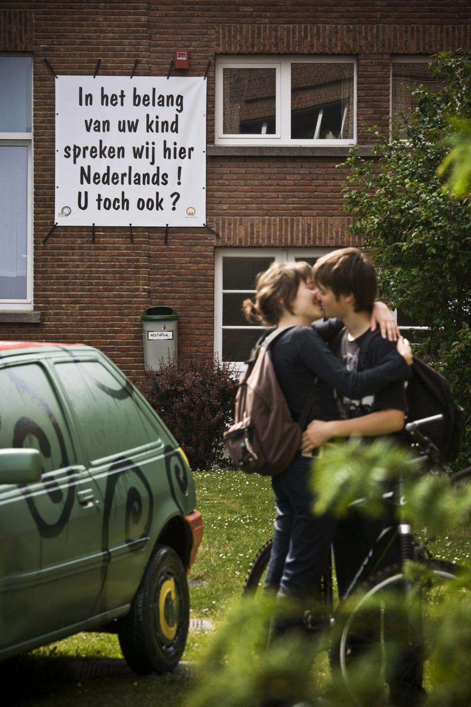 Speaking Dutch  – © Bob Van Mol